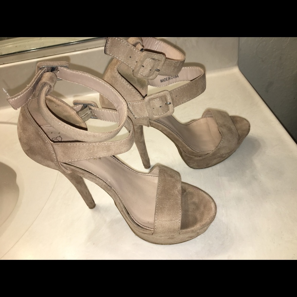 Shoes - Picture 2 of 2